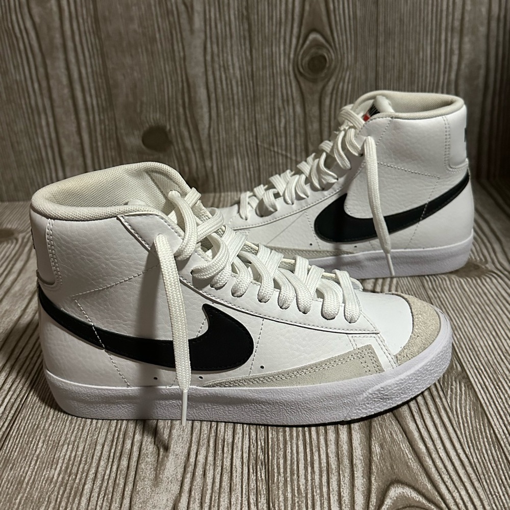 Nike Blaze Mid 77 Big Kids size 5.5